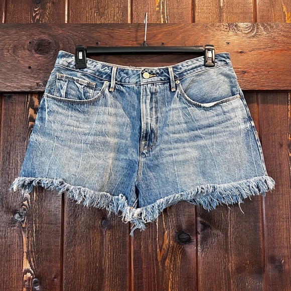 Good American 90’s jean shorts - Picture 2 of 4